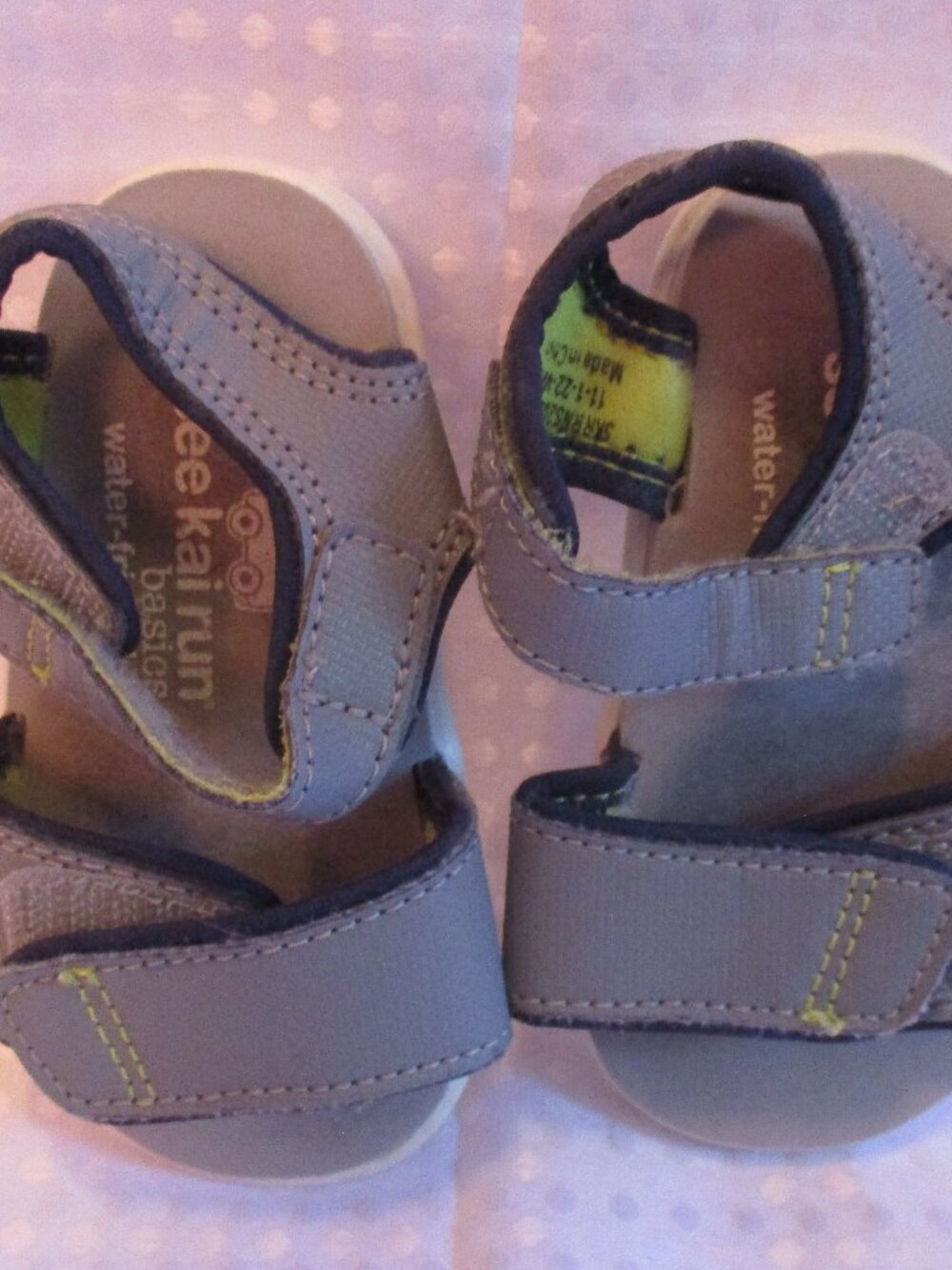 See Kai Run Basics Toddler Gray Water-Friendly Hook & Loop Sandals  Sz. 4